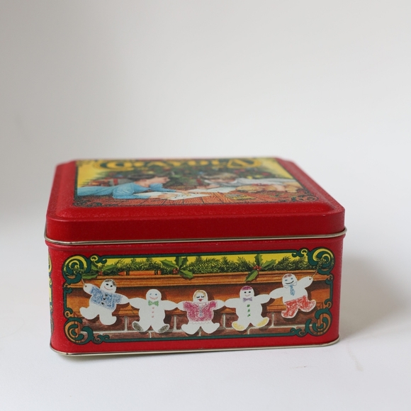 Vintage 1992 Crayola Tin with Original Crayons - Picture 10 of 12